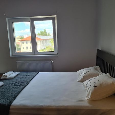 Apartment In Dristor Area Bukarest Eksteriør billede