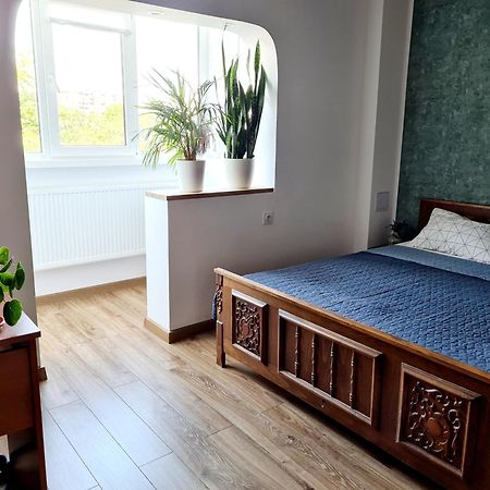 Apartment In Dristor Area Bukarest Eksteriør billede